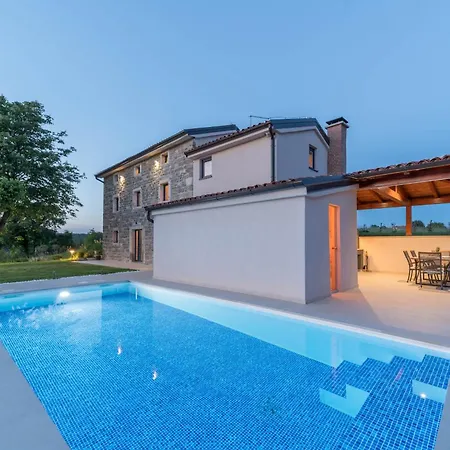 Willa Fiore In Istria Suitable For Families And Cyclists Momjan