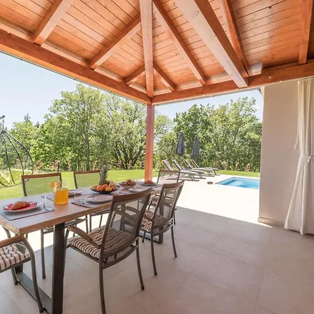 Fiore In Istria Suitable For Families And Cyclists Momjan